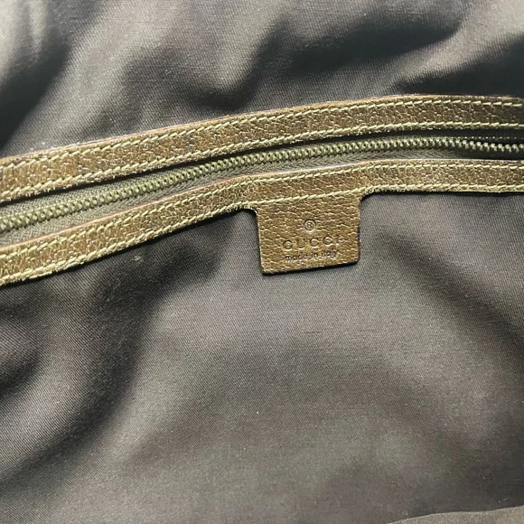 Authentic Vintage Gucci Crossbody Bag - Picture 15 of 16